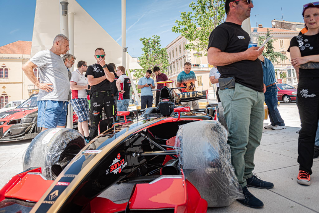 Za 15. Nagradu grada Skradina rekordan broj prijava: Na stazi će se okušati otac i kći Smrdelj, on u formuli, ona u Yugu