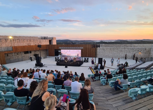 Fotografija 7 - Dino Rađa i Goran Milić na sv. Mihovilu: 'Ima neki šarm u tome da te ne jeb* dva posto, ovdje tek kad umreš, onda si bog'