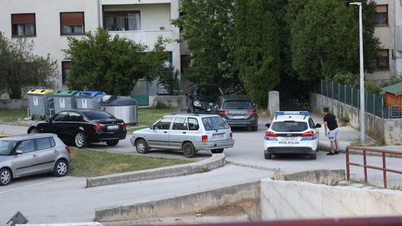 U Kninu danas pokop dječaka koji je umro nakon što je ostavljen u zaključanom autu