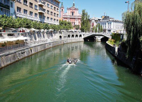 Slovenija se otvara nakon proglašenja kraja epidemije: Otvoreni svi dućani, klubovi rade do ponoći