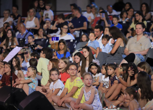 Fotografija 11 - Zvijezde 'A strane' na Ljetnoj: 'Koncert je bio odličan, na kraju sam šmugnula'