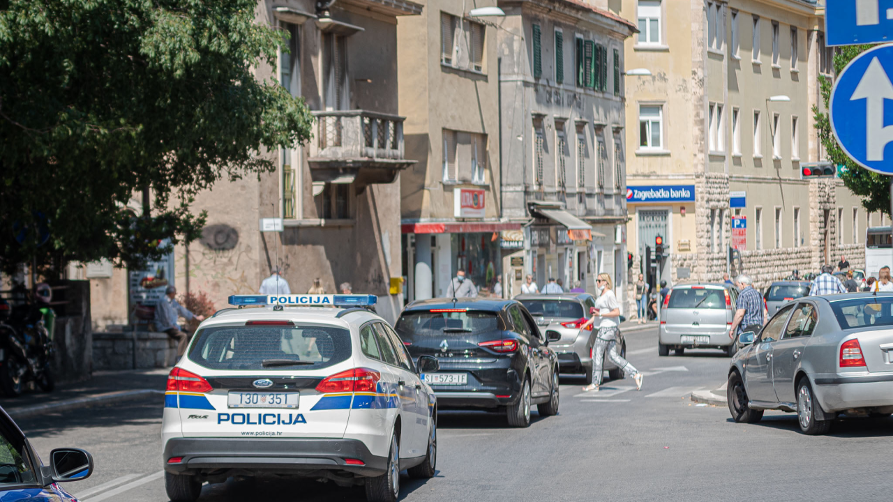 Nije joj se sviđalo kako rade pa im je svima ozbiljno zaprijetila: Žena (50) u Šibeniku kazneno prijavljena