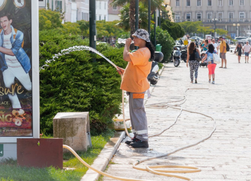 Pijete li dovoljno? Uštipnite se i provjerite, ovih dana svima je potrebno više od onih osam čaša