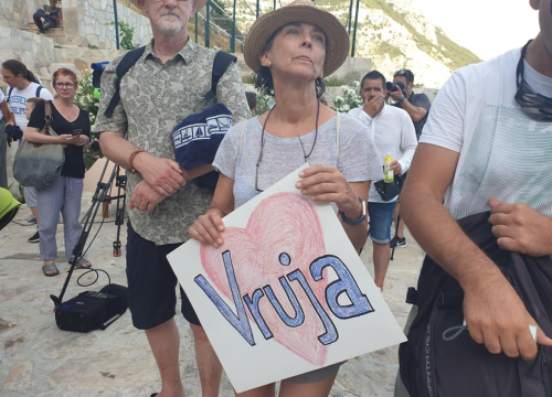 Fotografija 7 - Festival bespravne gradnje na Vruji: 'Tražimo da se ovaj teritorij oslobodi i vrati matičnoj državi!'