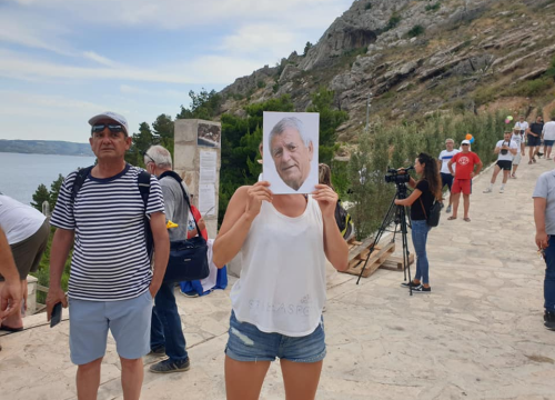 Fotografija 24 - Festival bespravne gradnje na Vruji: 'Tražimo da se ovaj teritorij oslobodi i vrati matičnoj državi!'