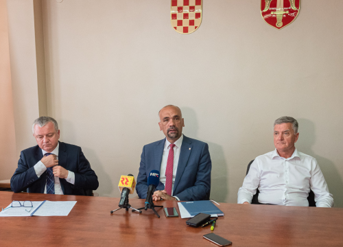 Dvije opcije za zapuštene šibenske vojarne: Županija ih može ili dobiti ili kupiti, ali ima više caka