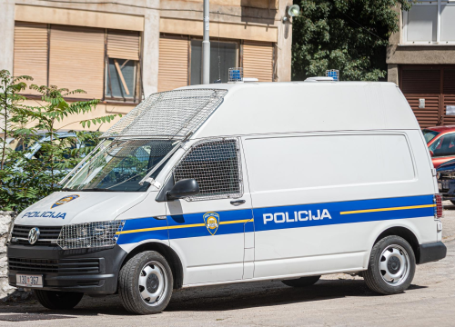 Dolijao policiji: U Šibeniku izveo dosta drsku krađu, a onda po Murteru prijetio blagajnicama, sve zbog tisuću kuna