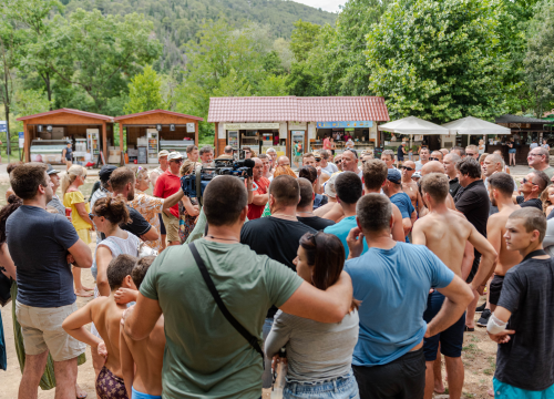 Fotografija 6 - Prosvjedno kupanje na Skradinskom Buku