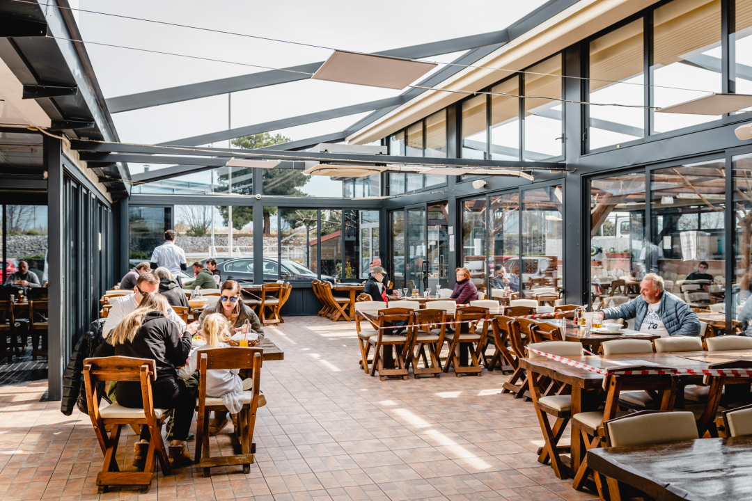 U Antinom Guštu omastite brk slasnim jelima ispod peke ili s ražnja!