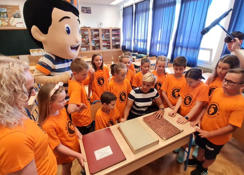 Ivana Guberina s mladom ekipom snima film o Draženu: Danas su pregledali školske ocjene šibenskog virtuoza