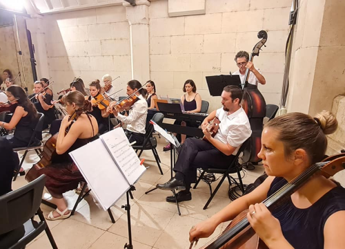 Fotografija 18 - Na skalinama kod Muzeja slušao se Arsen: Gradski komorni orkestar svirao mu je za rođendan