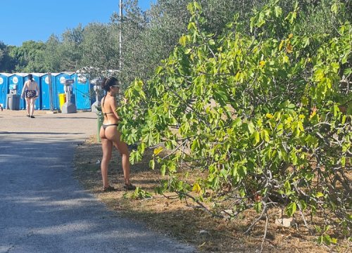Fotografija 3 - Englezi nahrupili na ples u Tisno: U Gardenu puno toga izgleda kao prava, normalna sezona