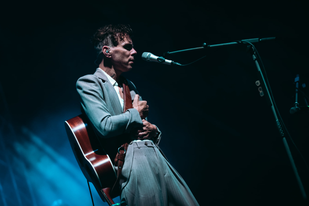 Asaf Avidan u Šibeniku: Bol, patnja, ljubav, unikatan talent i kiselost pokvarenog piva