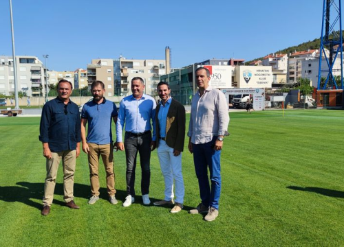 Fotografija 3 - Hibridni travnjak na Šubićevcu spreman, Kustić: 'Definitivno velika stvar za Šibenik'