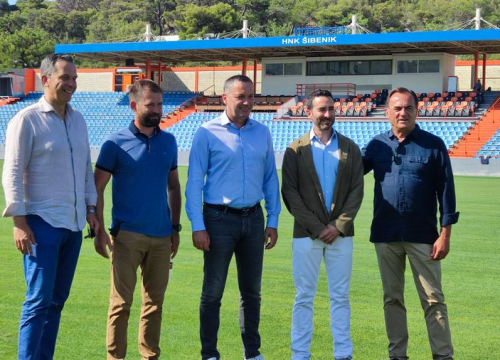 Fotografija 4 - Hibridni travnjak na Šubićevcu spreman, Kustić: 'Definitivno velika stvar za Šibenik'