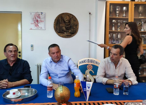 Fotografija 7 - Hibridni travnjak na Šubićevcu spreman, Kustić: 'Definitivno velika stvar za Šibenik'