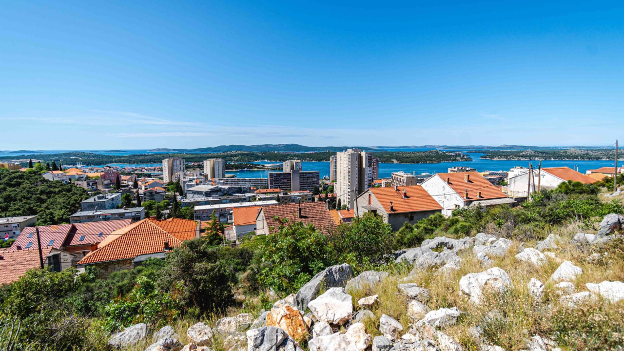 I danas vruće i sparno: Od utorka okreće na buru, ponegdje moguće i nevere