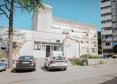 Dvojac (32, 42) verbalnim i fizičkim napadom pokušao natjerati 32-godišnjaka da vrati dug: Kazneno su prijavljeni
