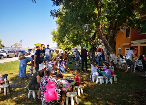 Fotografija 2 - Ivan Burić na travnjaku Azimuta otkrio kako je priča za laku noć postala slikovnica 'Toma u svemiru'