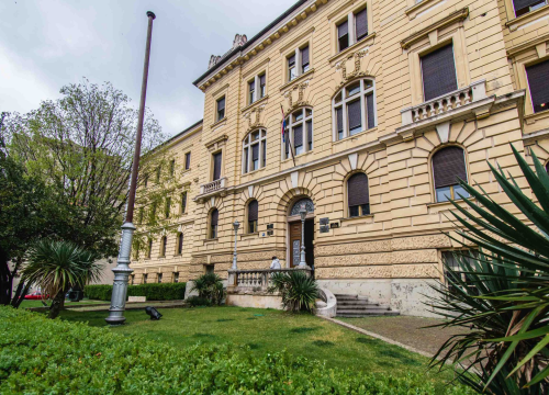 Podignuta optužnica: U Kninu pijani 39-godišnjak prijetio majci i ocu da će im zapaliti kuću