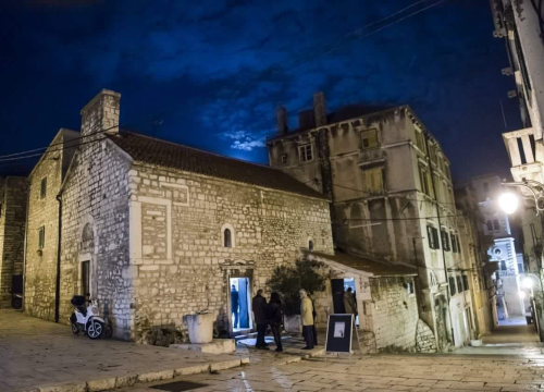 Izložba tekstila 'Tri niti' u četvrtak u Galeriji sv. Krševana