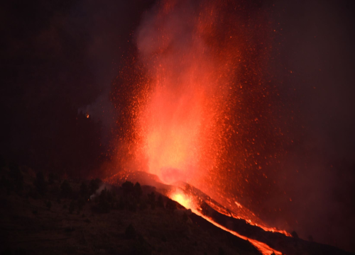 Na Kanarima eruptirao vulkan, zabilježene četiri tisuće potresa