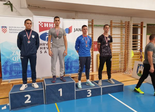 Fotografija 2 - Uspjeh šibenskih hrvača na PH: Peto mjesto ekipno, četiri pojedinačne medalje