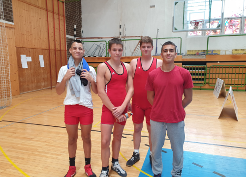 Fotografija 4 - Uspjeh šibenskih hrvača na PH: Peto mjesto ekipno, četiri pojedinačne medalje