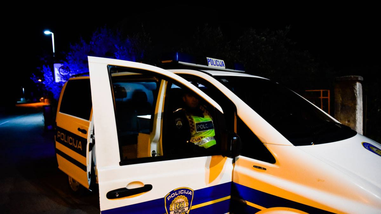 U istoj noći u Šibeniku dvije provale: Policija istražuje tko je krao mobitele i provaljivao u kafiće i dućane