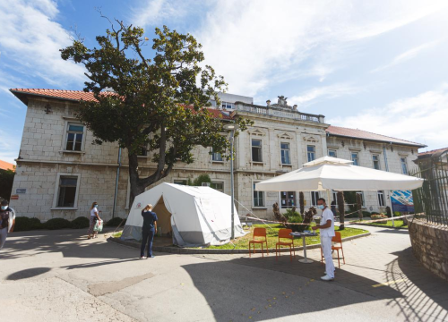 U Zadru od covida preminuo 33-godišnjak: 'Bio je zdrava osoba bez prethodnih bolesti, nije bio cijepljen'