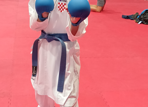 Fotografija 4 - Uspjeh članice Karate kluba Šibenik 1066: Bronca zlatnog sjaja za Maru Mileta na Prvenstvu Balkana