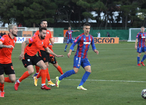 Pobjeda koja se čekala 14 godina: Mina i Ćurić 'minirali' Hajduk i donijeli veliko slavlje na Šubićevac