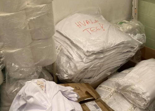 Fotografija 12 - Šibenska ginekologija sada izgleda puno veselije: Stigla nova posteljina kupljena u humanitarnoj akciji dvije Tee