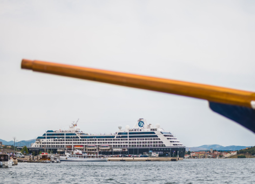 Azamara stigla u Šibenik s 324 gosta: Stiže još jedan kruzer pa gotovo za sezonu