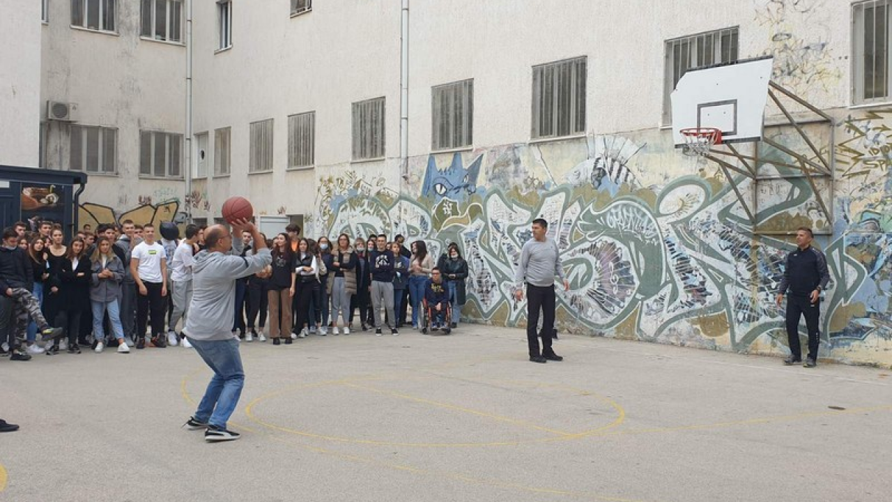 Ekonomska škola Šibenik: Obilježavanje Dana kruha i sportsko-humanitarna akcija 'Trica za Kiaru'