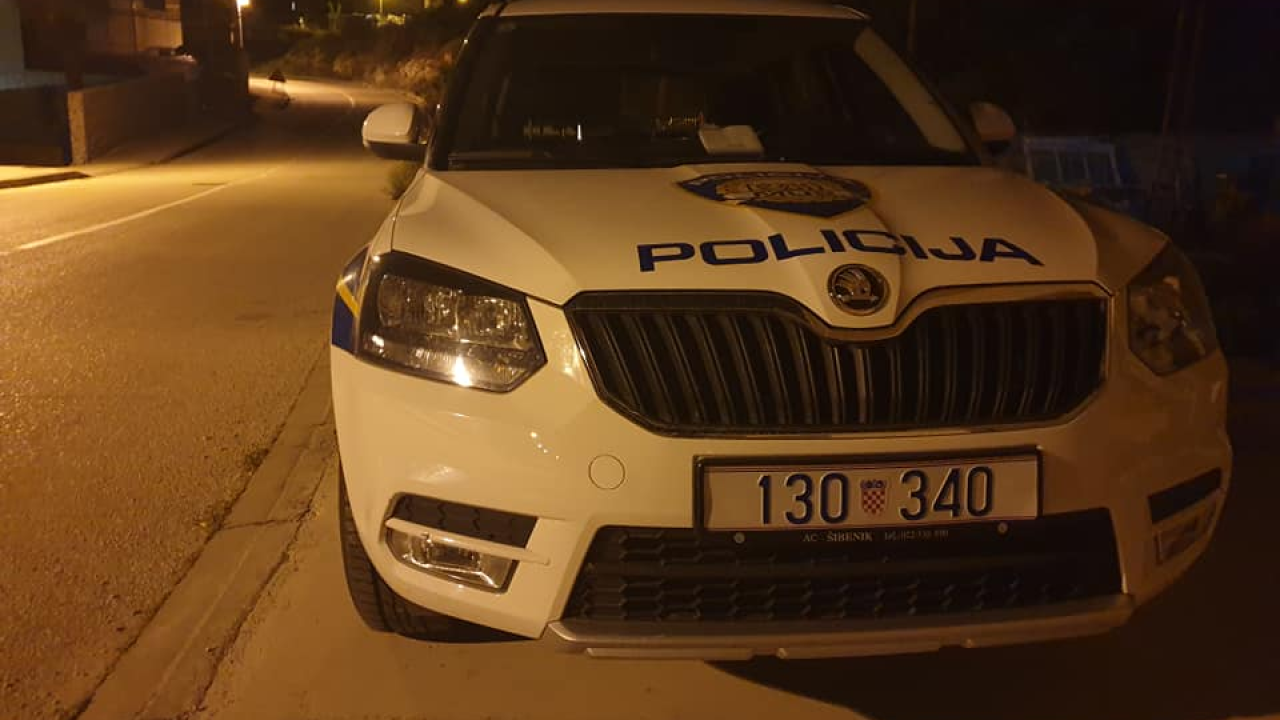 Pokušaj ubojstva u stanu u Šibeniku: Zajedno pili, sukobili se pa je sijevnuo nož