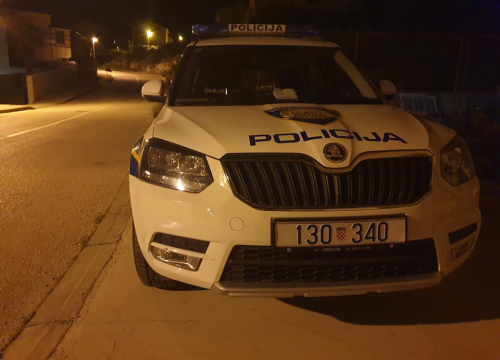 Pokušaj ubojstva u stanu u Šibeniku: Zajedno pili, sukobili se pa je sijevnuo nož