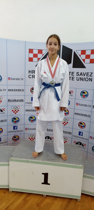 Borci i borkinje Karate kluba Šibenik s Državnog prvenstva se vratili s pet zlatnih, tri srebrne i jednom brončanom medaljom