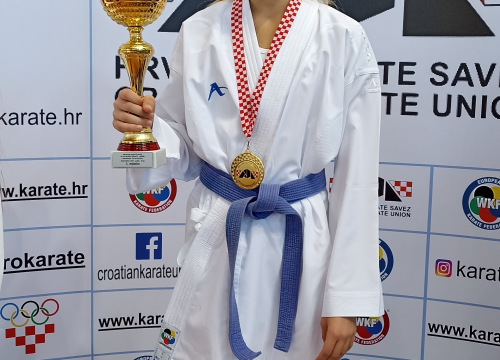 Fotografija 3 - Borci i borkinje Karate kluba Šibenik s Državnog prvenstva se vratili s pet zlatnih, tri srebrne i jednom brončanom medaljom