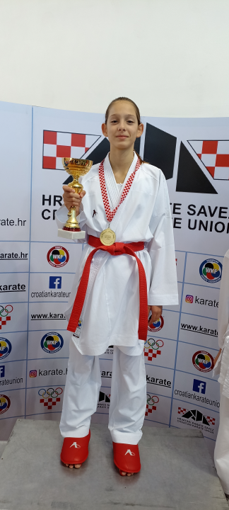 Borci i borkinje Karate kluba Šibenik s Državnog prvenstva se vratili s pet zlatnih, tri srebrne i jednom brončanom medaljom