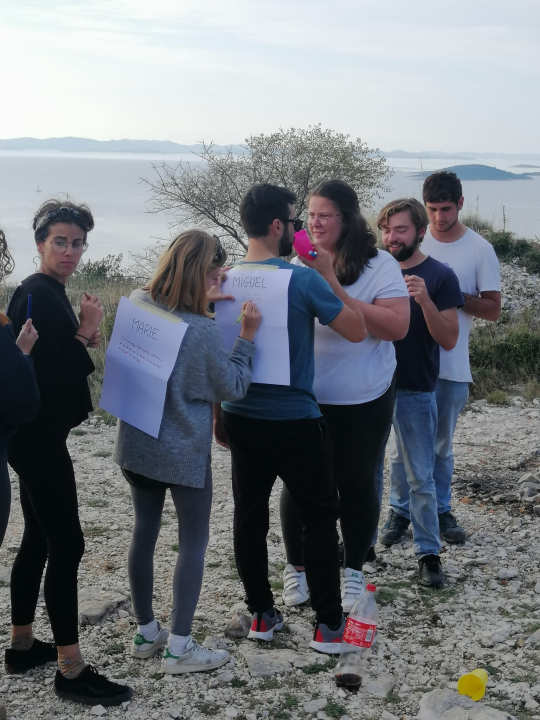 Mladi iz europskih zemalja mjesec dana radili na Murteru: Iza njih ostale nove pješačke staze i prebojane klupe