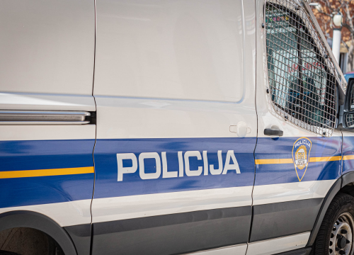 Zbog ozbiljnih prijetnji 40 godina mlađem susjedu, muškarac završio pred sudom u Šibeniku