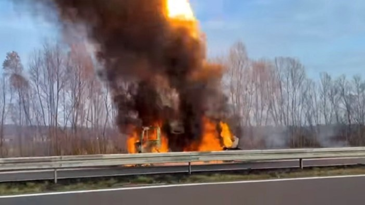 Na autocesti nakon sudara eksplodirala cisterna, eksplozija se čula kilometrima uokolo