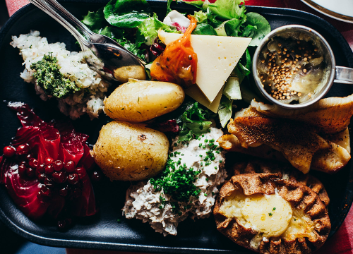 Presolili ste ručak? Variva, juhe, umaci, povrće i meso mogu se spasiti ako dodate u lonac ove namirnice