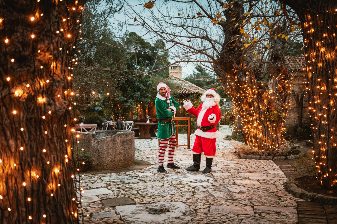 Djed Božićnjak čarobno selo preselio u Amadria Park! Dođite na radionice, koncerte, klizanje i božićne delicije!