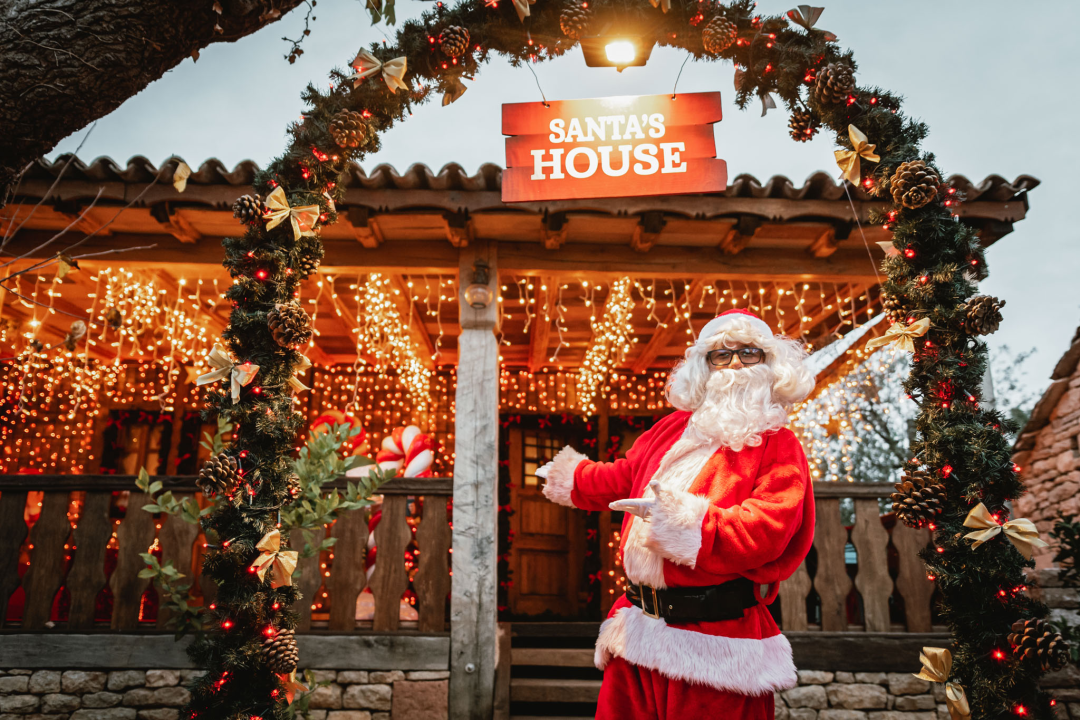 Djed Božićnjak čarobno selo preselio u Amadria Park! Dođite na radionice, koncerte, klizanje i božićne delicije!