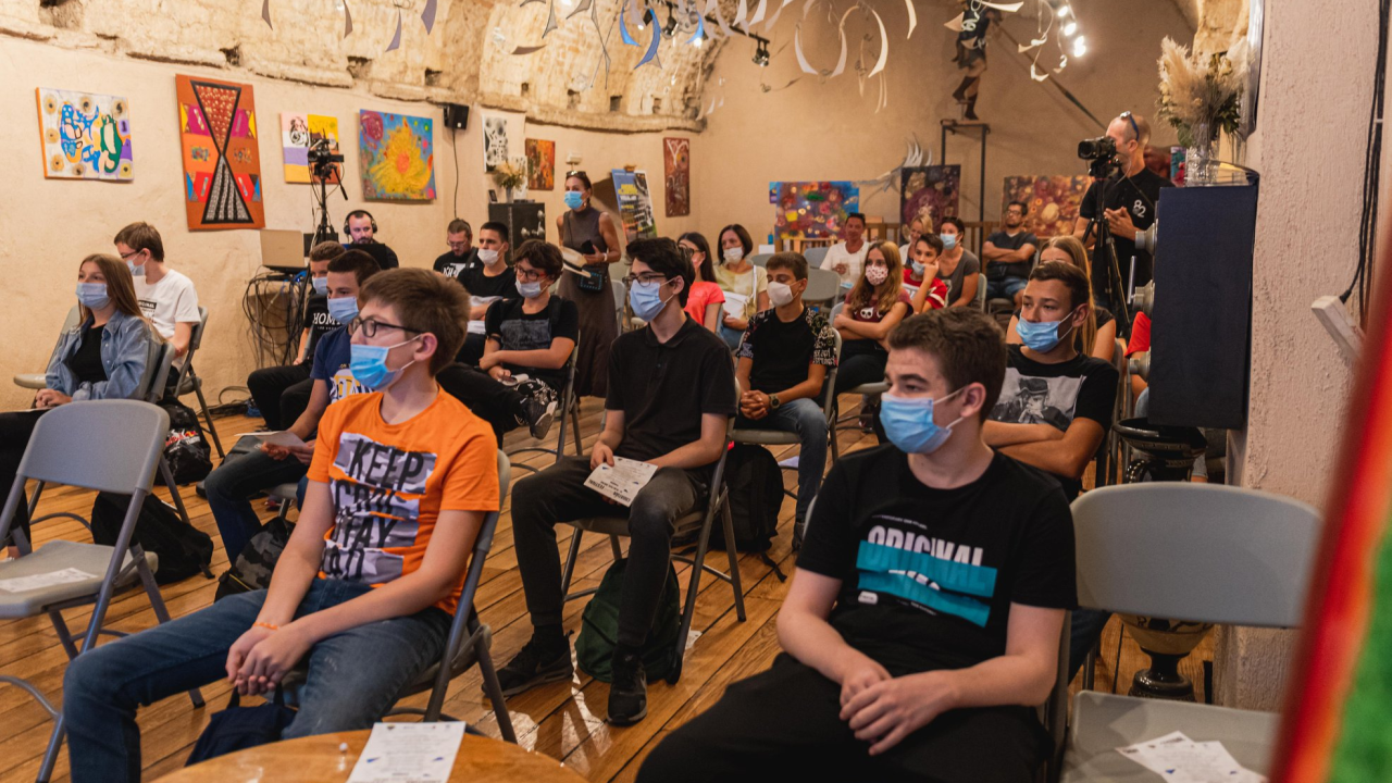 U klubu Azimut predstavljanje knjige 'KLASIKA, PUNK, CAJKE': Provjerite što mladi grada Šibenika žele i misle o kulturi