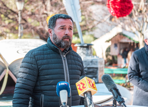 Fotografija 5 - Najteže štivo u gradu: U parku otvorena 300 kila teška knjiga koju su šibenski umjetnici izrađivali više od 500 sati