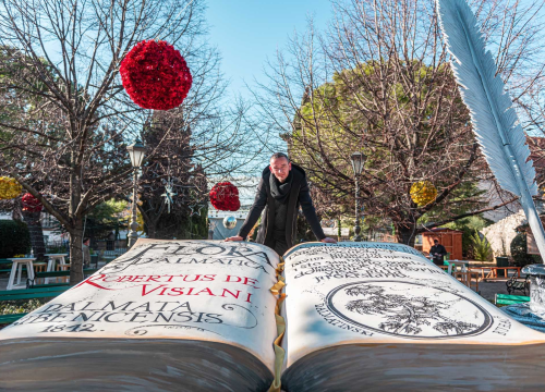 Fotografija 8 - Najteže štivo u gradu: U parku otvorena 300 kila teška knjiga koju su šibenski umjetnici izrađivali više od 500 sati