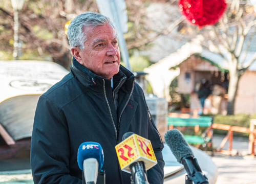 Fotografija 10 - Najteže štivo u gradu: U parku otvorena 300 kila teška knjiga koju su šibenski umjetnici izrađivali više od 500 sati